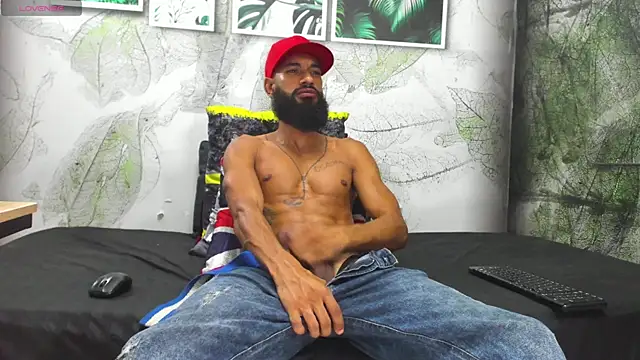Snapshot of Damian_Shakur chatting on 05-30-26, 02:41 Damian Shakur online show from 05-30-26, 02:41