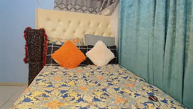 Violettx25 online show from 11-18-25, 08:24