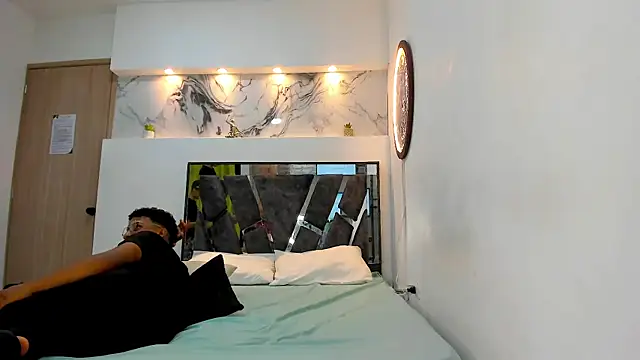 Snapshot of TWINKS_BOYS1 chatting on 12-16-25, 07:30 TWINKS BOYS1 online show from 12-16-25, 07:30