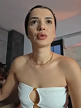 Snapshot of NaughtyChloe chatting on 11-14-25, 05:06 NaughtyChloe online show from 11-14-25, 05:06