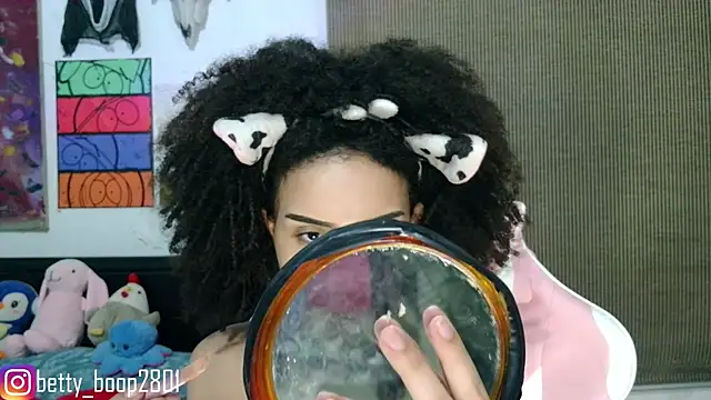 Snapshot of bettyboo2801 chatting on 05-03-26, 04:40 bettyboo2801 online show from 05-03-26, 04:40