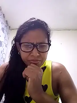 PERLA BLACK  online show from 10-22-25, 03:40