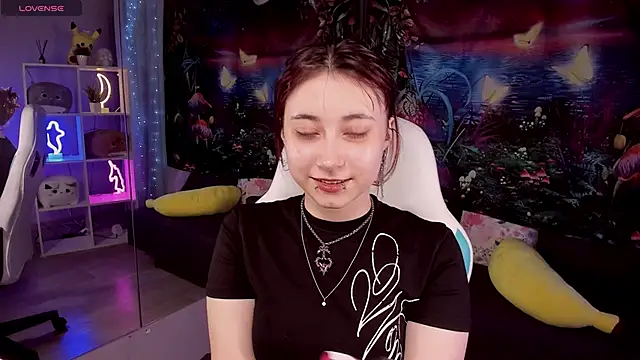 ClaraParks online show from 03-29-26, 07:47