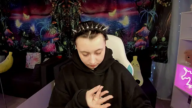 ClaraParks online show from 04-11-26, 07:45