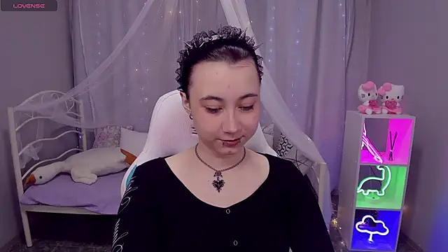 ClaraParks online show from 04-24-26, 07:16