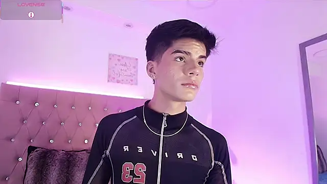 Dulcey  online show from 09-18-25, 08:22