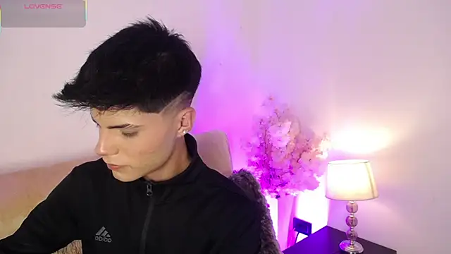 Dulcey  online show from 09-25-25, 03:43