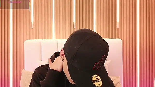 Dulcey  online show from 04-05-26, 04:53