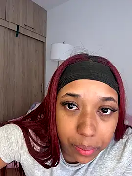  Zahara  online show from 10-20-25, 07:03