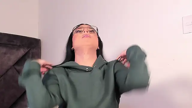 SamanthaRivas  online show from 09-19-25, 10:21