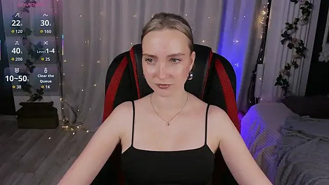 Snapshot of EllaBloom chatting on 09-24-25, 02:31 EllaBloom online show from 09-24-25, 02:31