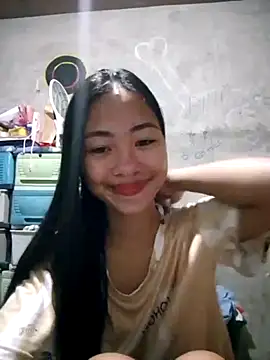Snapshot of SweetMissPinay18 chatting on 05-12-26, 08:17 SweetMissPinay18 online show from 05-12-26, 08:17