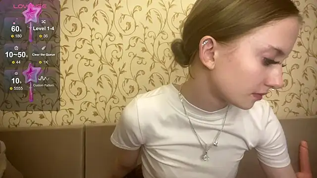 kittywithu online show from 09-17-25, 04:52