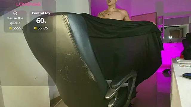 sebas palacioo online show from 10-10-25, 05:17