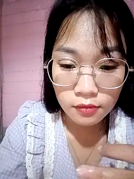 Snapshot of Maimai00 chatting on 10-15-25, 02:39 Maimai00 online show from 10-15-25, 02:39