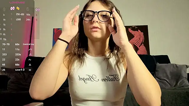 TrixiBell online show from 10-02-25, 04:19