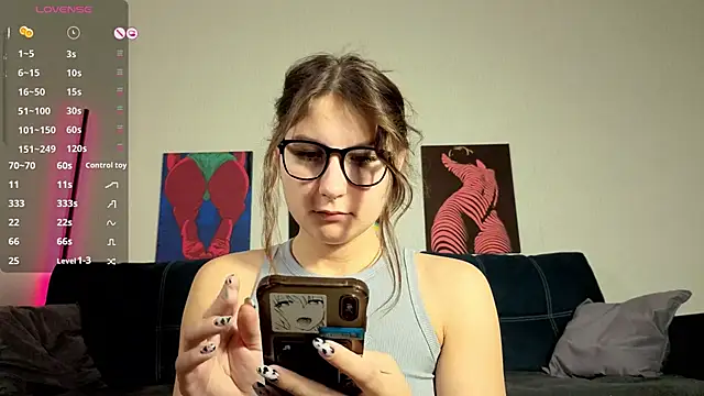 TrixiBell online show from 10-03-25, 04:09