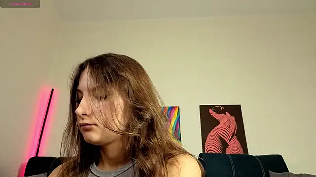 TrixiBell online show from 11-28-25, 04:48