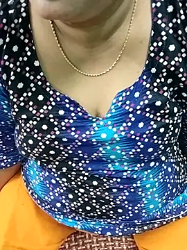 Snapshot of Sofia-0 chatting on 09-12-25, 07:47 Sofia-0 online show from 09-12-25, 07:47