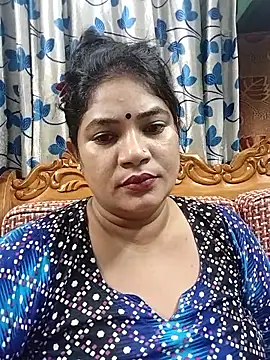 Snapshot of Sofia-0 chatting on 09-18-25, 09:17 Sofia-0 online show from 09-18-25, 09:17