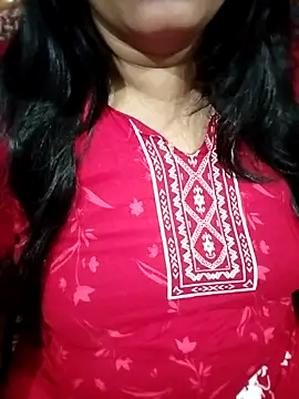 Snapshot of Sofia-0 chatting on 10-29-25, 04:20 Sofia-0 online show from 10-29-25, 04:20