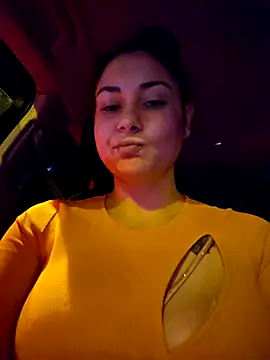 Snapshot of SaraViss20 chatting on 10-09-25, 08:07 SaraViss20 online show from 10-09-25, 08:07