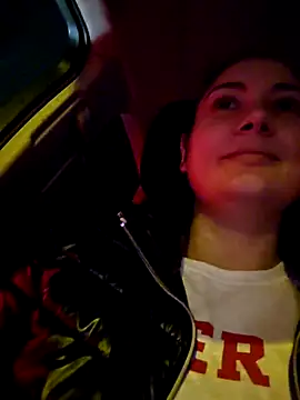 Snapshot of SaraViss20 chatting on 11-19-25, 07:47 SaraViss20 online show from 11-19-25, 07:47