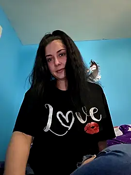 Snapshot of SaraViss20 chatting on 04-05-26, 07:00 SaraViss20 online show from 04-05-26, 07:00