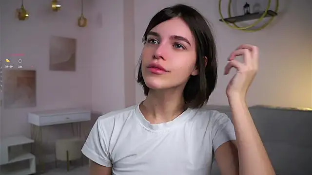 Snapshot of EleneButton chatting on 11-19-25, 01:16 EleneButton online show from 11-19-25, 01:16