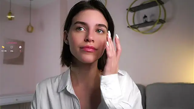 Snapshot of EleneButton chatting on 11-22-25, 01:15 EleneButton online show from 11-22-25, 01:15