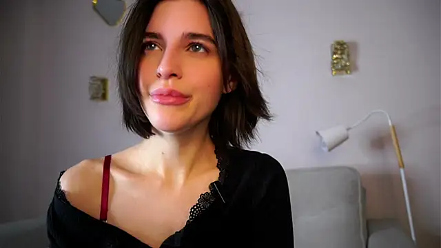 Snapshot of EleneButton chatting on 12-03-25, 01:13 EleneButton online show from 12-03-25, 01:13