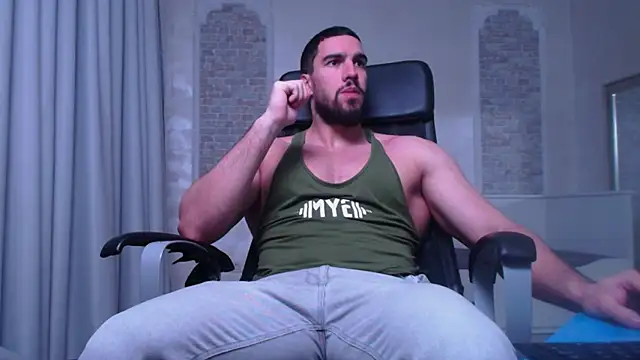 Snapshot of IvanHydee chatting on 10-04-25, 04:32 IvanHydee online show from 10-04-25, 04:32