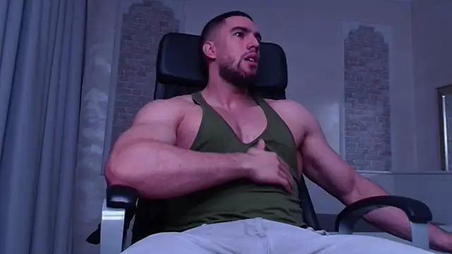 Snapshot of IvanHydee chatting on 10-13-25, 04:45 IvanHydee online show from 10-13-25, 04:45