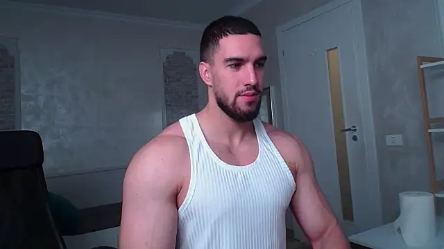 Snapshot of IvanHydee chatting on 10-22-25, 04:46 IvanHydee online show from 10-22-25, 04:46