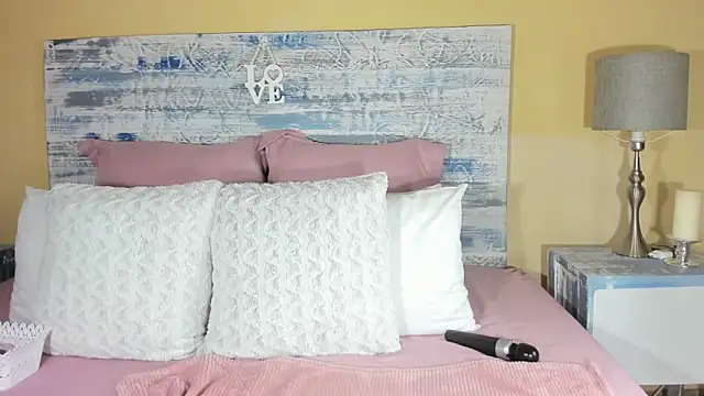 Jess555 online show from 10-10-25, 01:32