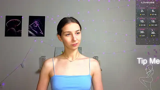 Snapshot of Made_for_Love chatting on 10-20-25, 02:06 Made for Love online show from 10-20-25, 02:06