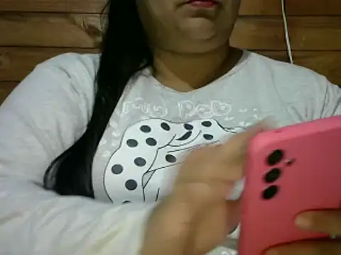 Snapshot of MARRENTINHA34 chatting on 10-07-25, 05:43 MARRENTINHA34 online show from 10-07-25, 05:43