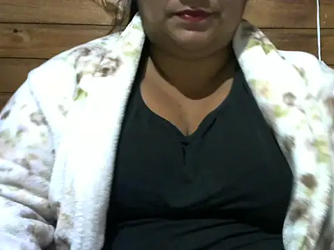 Snapshot of MARRENTINHA34 chatting on 10-16-25, 03:24 MARRENTINHA34 online show from 10-16-25, 03:24