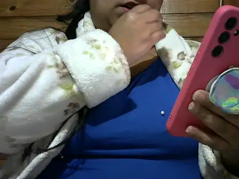 Snapshot of MARRENTINHA34 chatting on 10-19-25, 03:56 MARRENTINHA34 online show from 10-19-25, 03:56