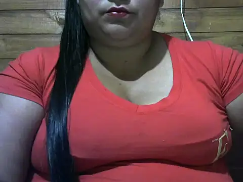 Snapshot of MARRENTINHA34 chatting on 10-20-25, 04:51 MARRENTINHA34 online show from 10-20-25, 04:51