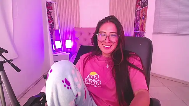 Snapshot of Bonnali_lune chatting on 10-12-25, 10:14 Bonnali lune online show from 10-12-25, 10:14