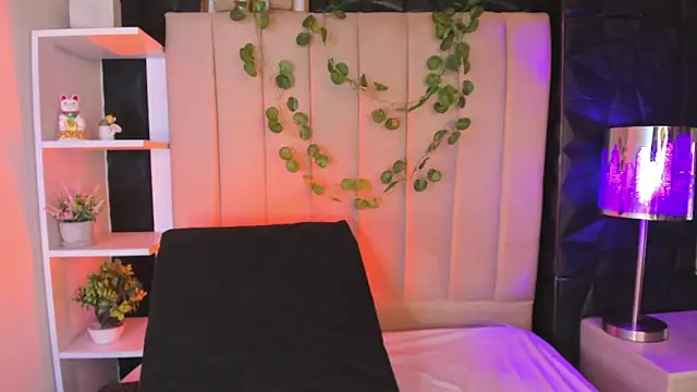 Bonnali lune online show from 11-21-25, 11:58