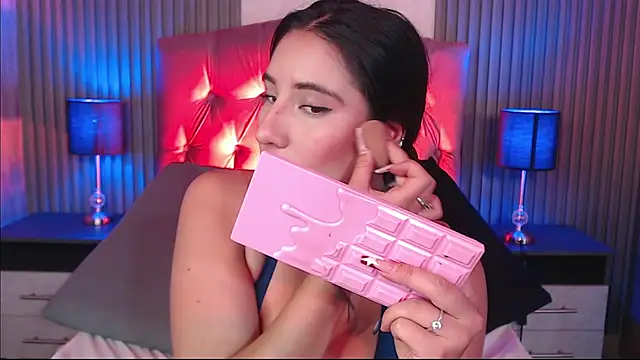 Bonnali lune online show from 11-29-25, 10:24