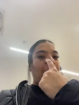 JuanitaMore01 online show from 04-30-26, 08:57