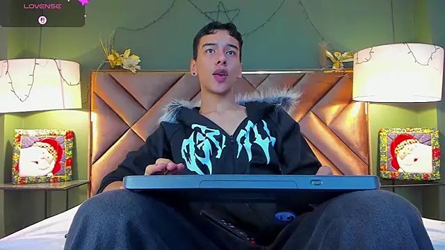 Aiden Royce online show from 12-18-25, 03:23