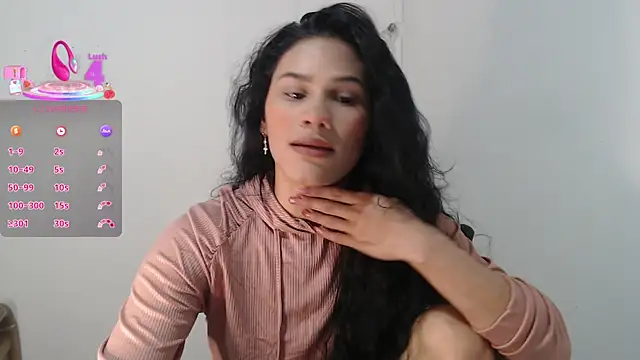 Snapshot of JessGarcia chatting on 10-13-25, 04:07 JessGarcia online show from 10-13-25, 04:07