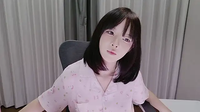 EnEn xiaobao online show from 09-13-25, 03:45