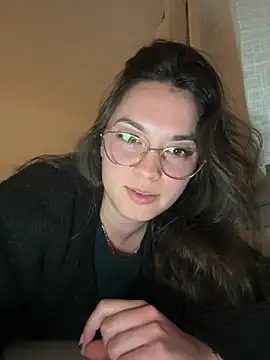 Snapshot of liloush__ chatting on 05-13-26, 09:00 liloush online show from 05-13-26, 09:00