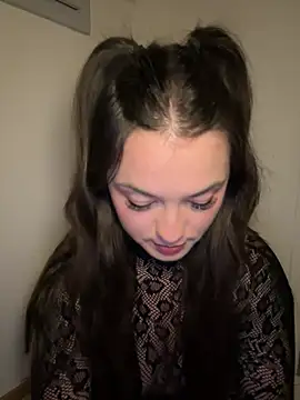 Snapshot of liloush__ chatting on 05-14-26, 08:04 liloush online show from 05-14-26, 08:04