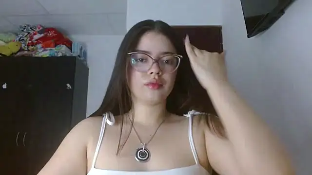 Valentina2390 online show from 05-05-26, 01:35